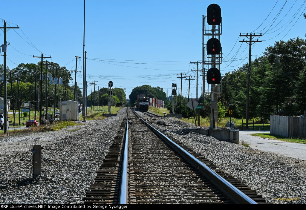 NS 1032 working at the SC Inland port